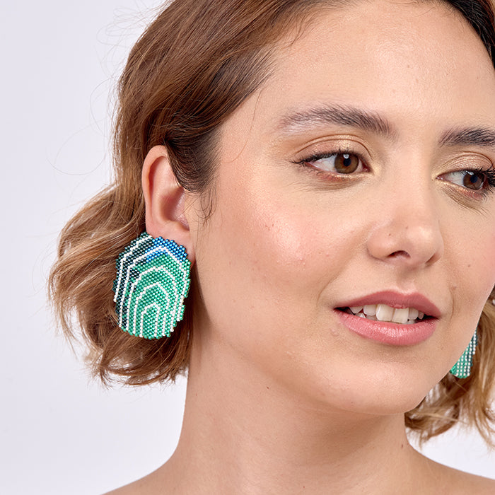 Aretes Albicollis